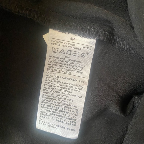 Banana Republic Ruffle V-Neck Jumpsuit Romper Size 4P NWT BLK Classic Minimalist - Picture 9 of 12